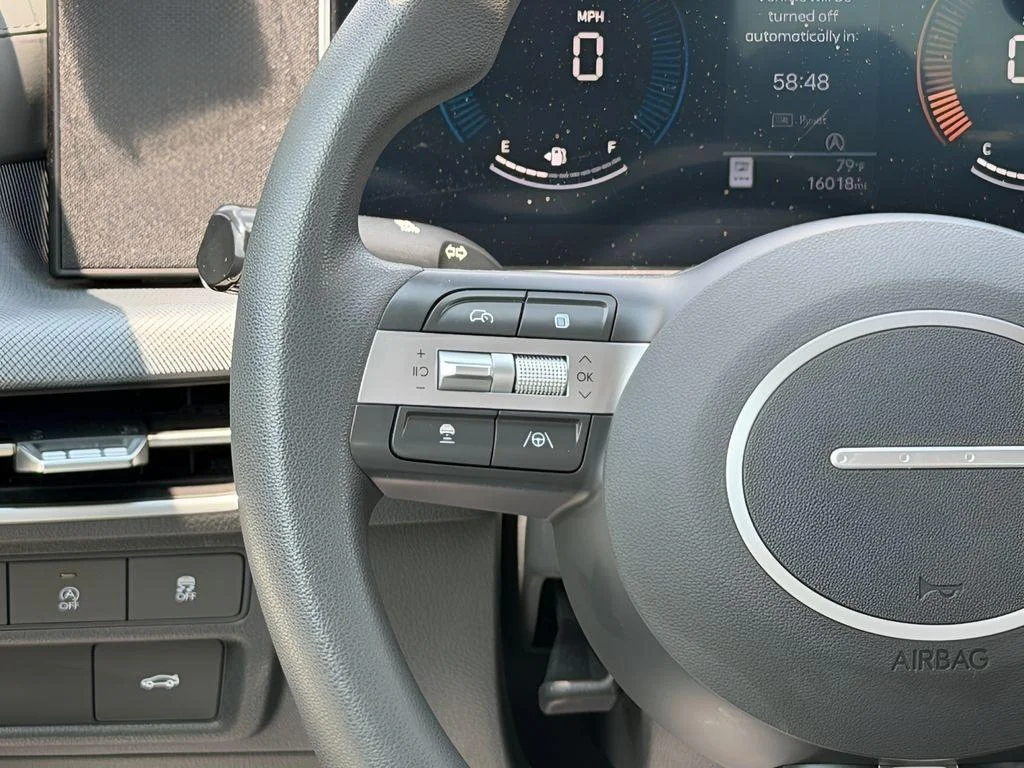 Used 2025 Aero Silver Hyundai SE image 13