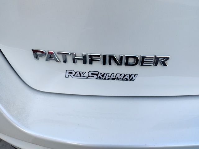 Used 2020 White Nissan Platinum image 34