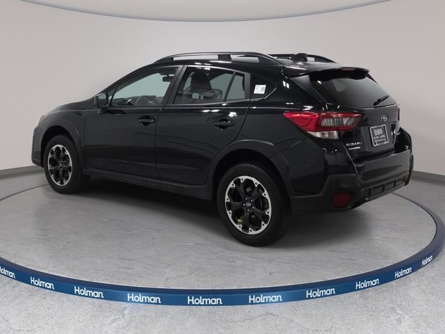Used 2022 Crystal Black Silica Subaru Premium image 8