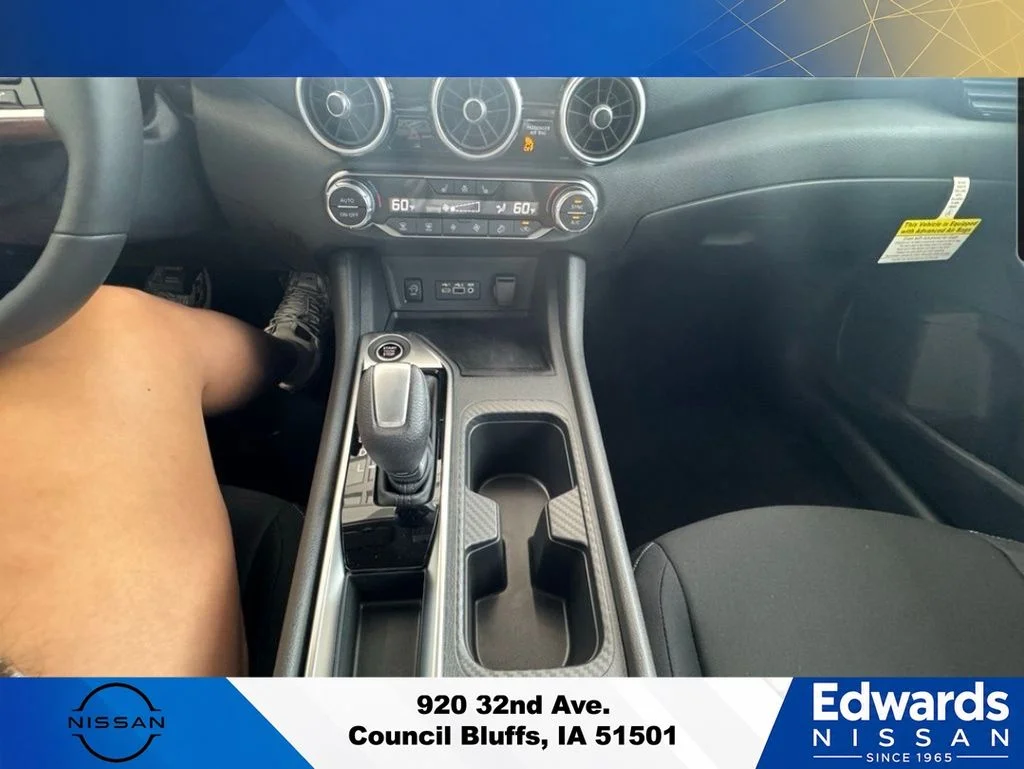 2025 Nissan Sentra SV - Photo 30