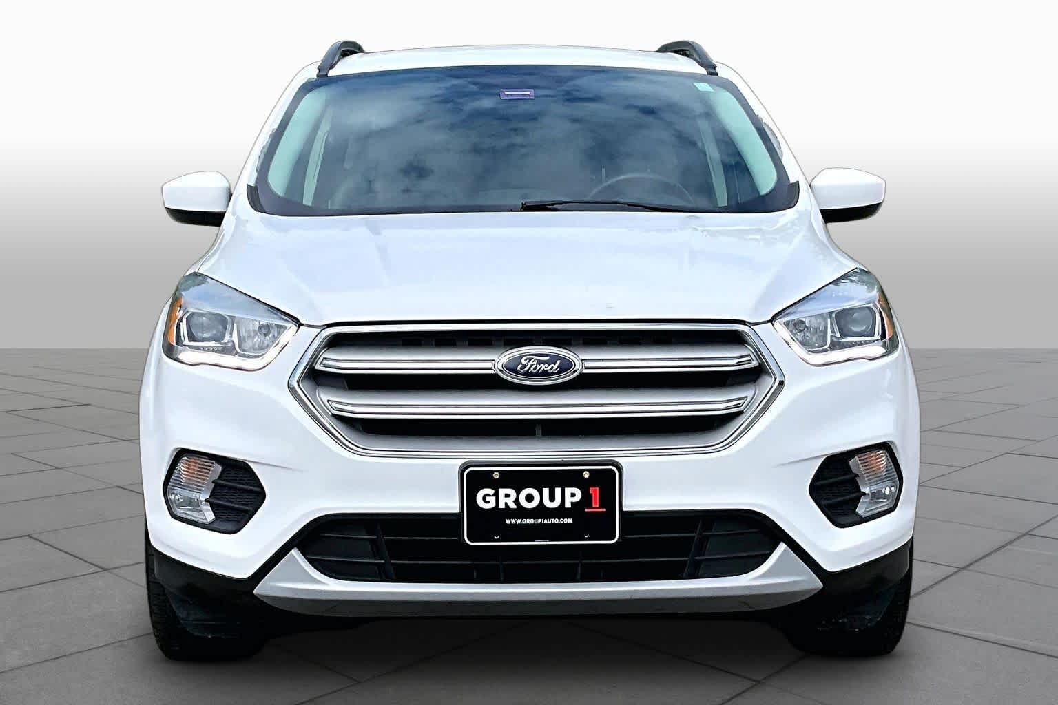 Used 2018 Oxford White Ford SEL image 4