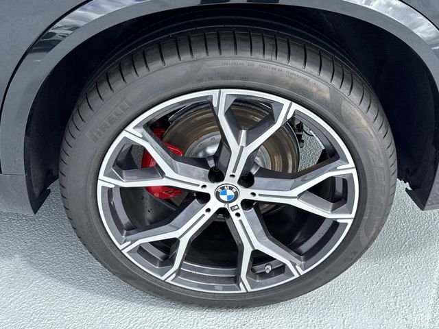 New 2026 Black Sapphire Metallic BMW xDrive40i image 25