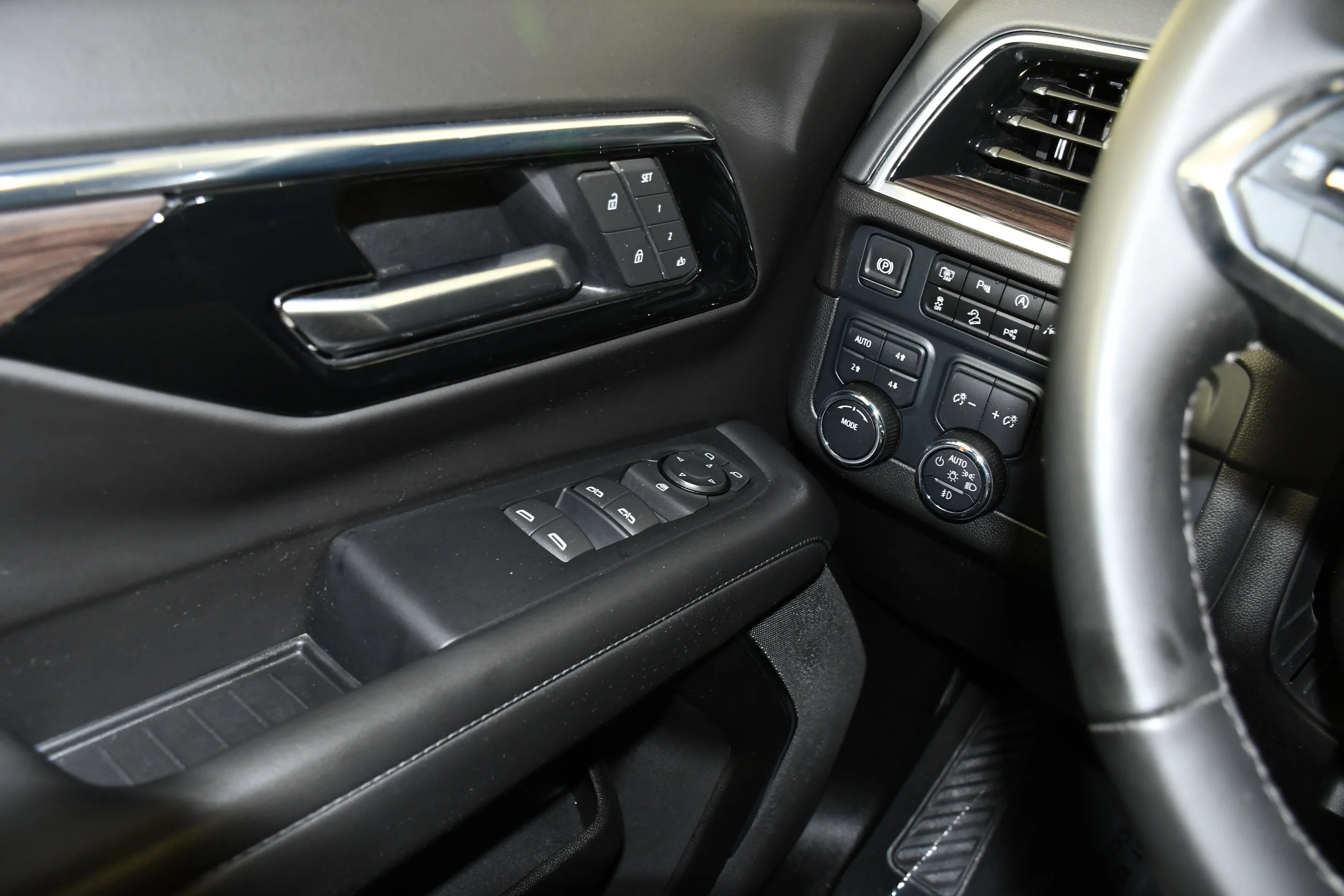 Used 2025 Sterling Gray Metallic Chevrolet Z71 image 33