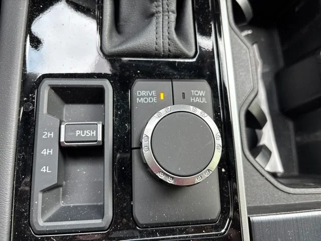 Used 2025  Toyota Platinum image 12