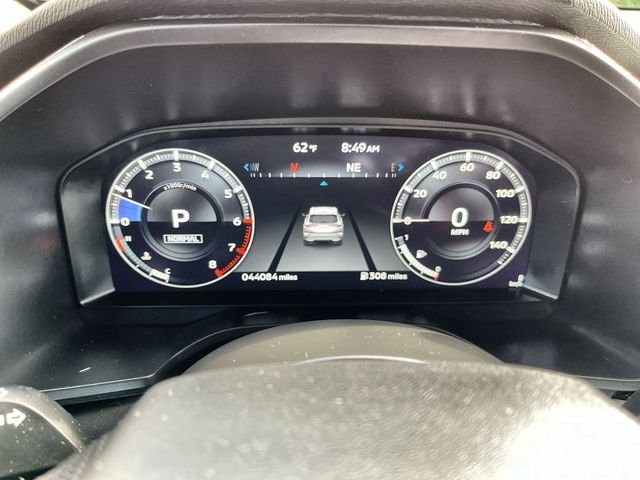 Used 2023 White Mitsubishi SE image 12