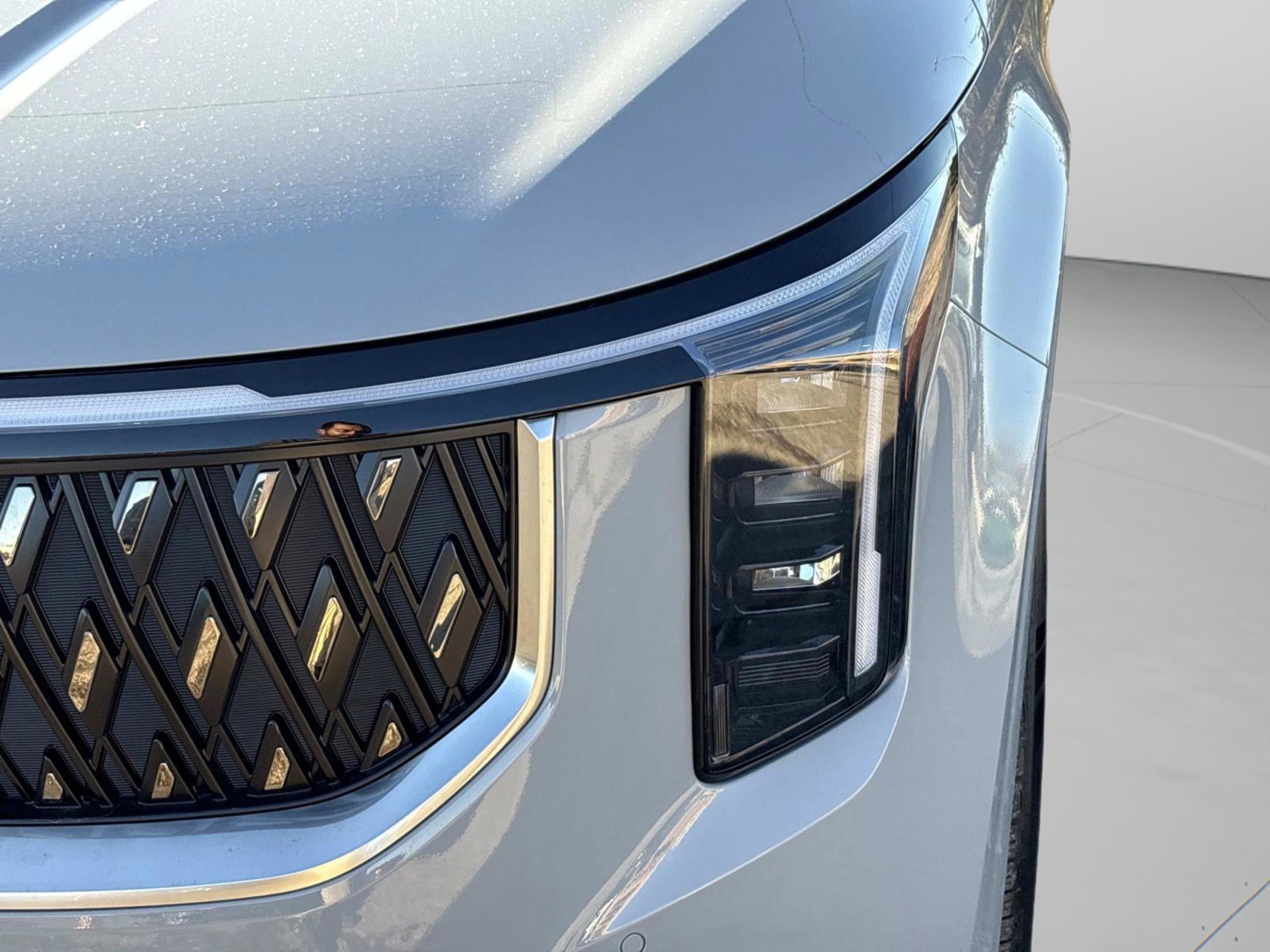New 2026 Ceramic Silver Kia EX image 10