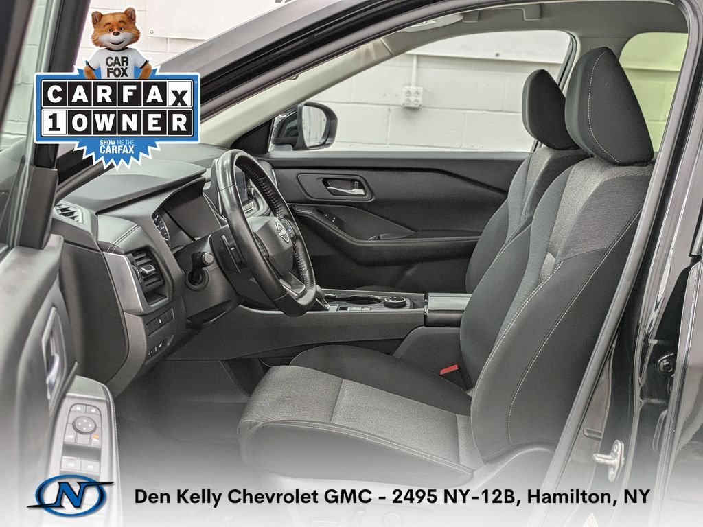 Used 2025 Black Nissan SV image 3