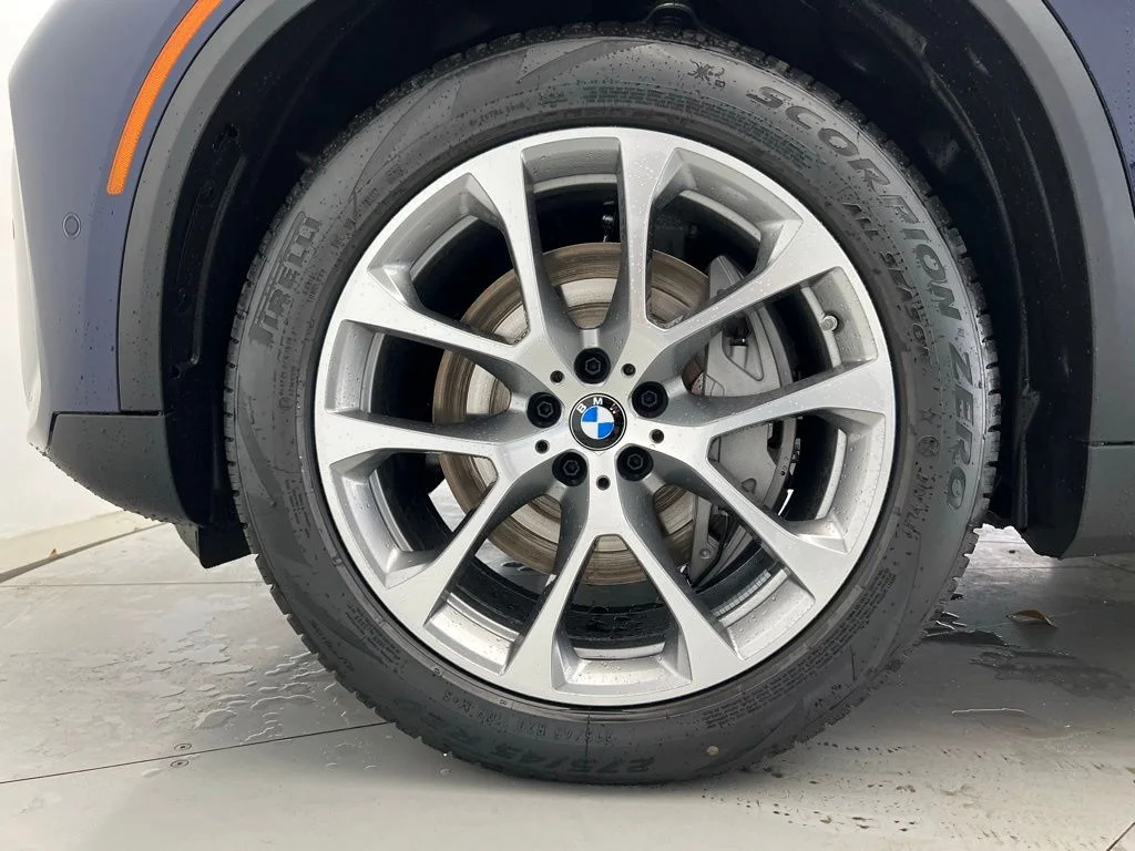 Used 2026 Tanzanite Blue II Metallic BMW xDrive50e image 23