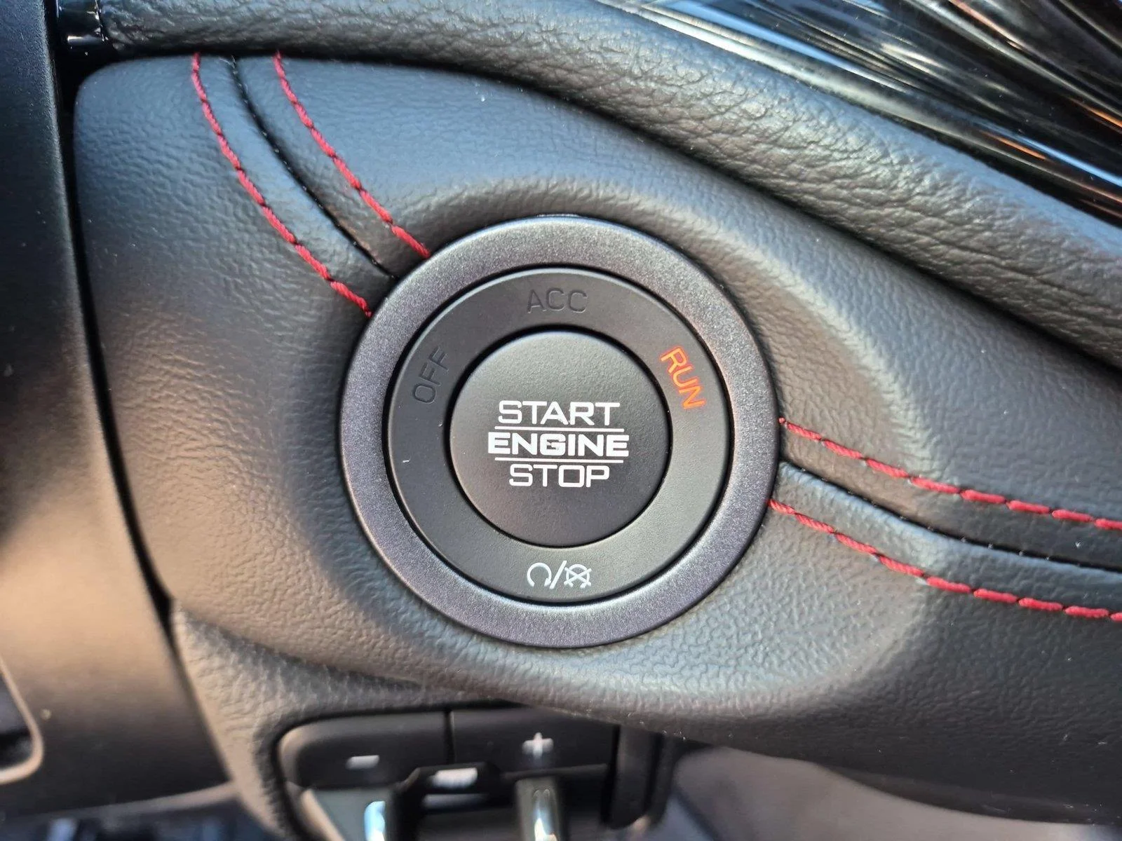Used 2023 Frostbite Pearlcoat Dodge R/T Plus image 29