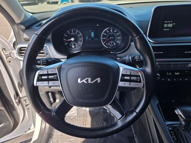 Used 2022 White Kia LX image 20