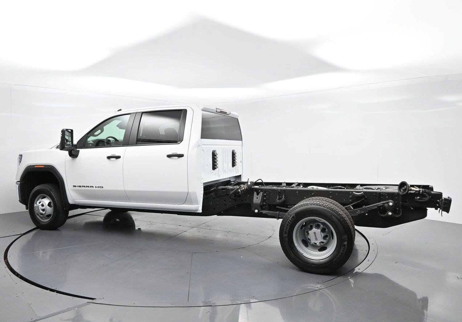 Used 2026 Summit White GMC Pro image 5