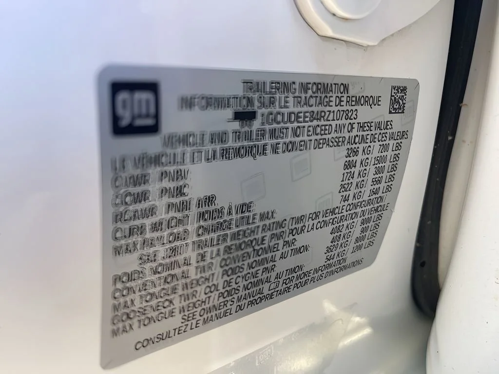 Used 2024 Summit White Chevrolet RST image 29