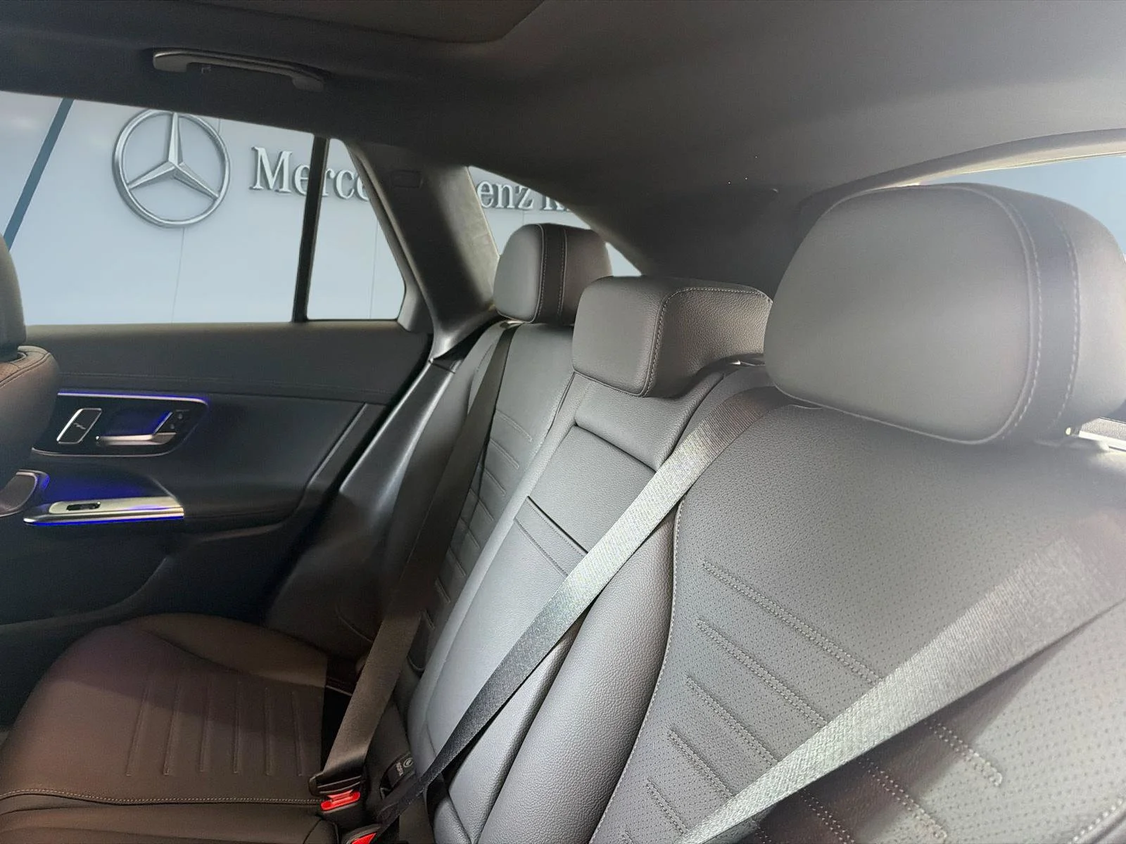 Used 2026 Silver Mercedes-Benz GLC 300 image 23