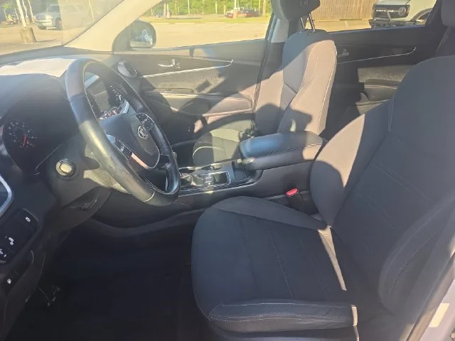 Used 2020 Silver Kia S image 18