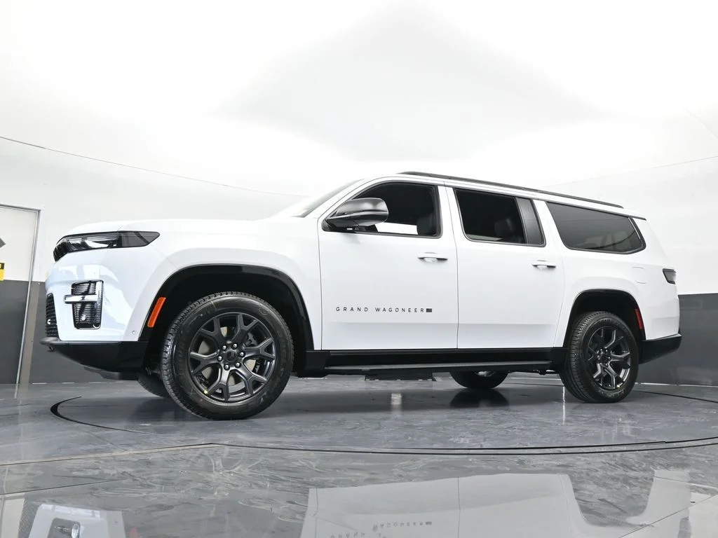 New 2026 Bright White Clear-Coat Exterior Paint Jeep Limited Altitude image 53