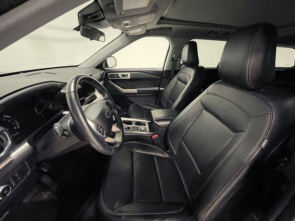 Used 2021 Black Ford XLT image 3