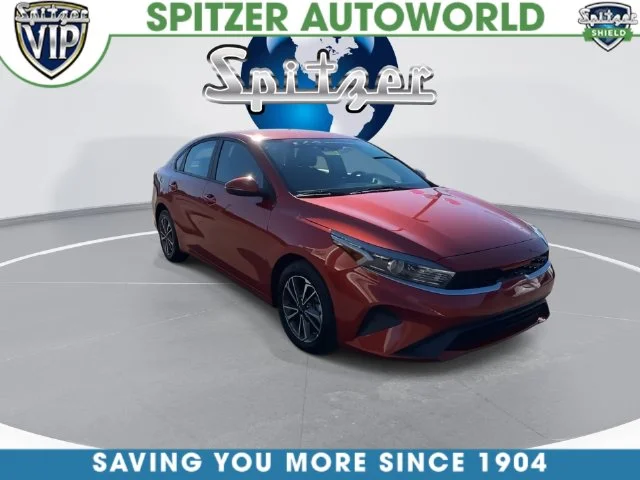 Used 2023 Red Kia LXS image 4