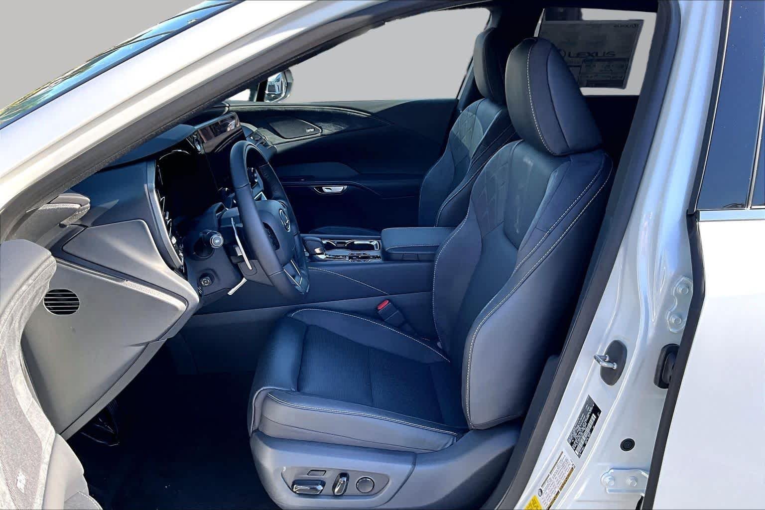 New 2026 Eminent White Pearl Lexus LUXURY AWD image 18
