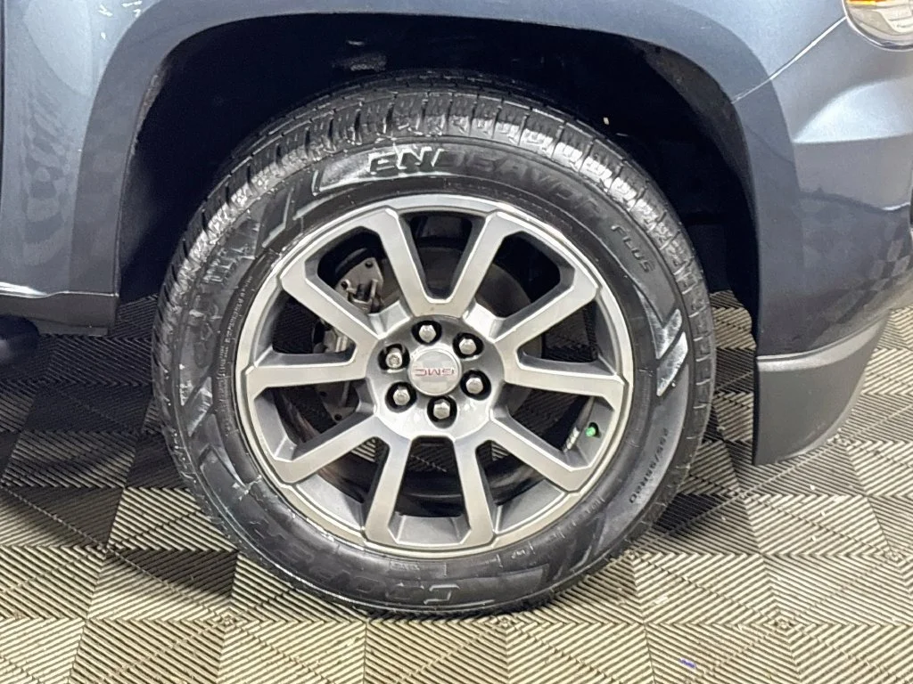 Used 2019 Blue GMC Denali image 23