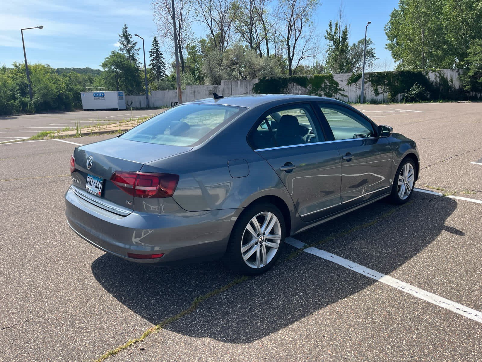 Used 2017 Platinum Gray Metallic Volkswagen 1.8T SEL image 10