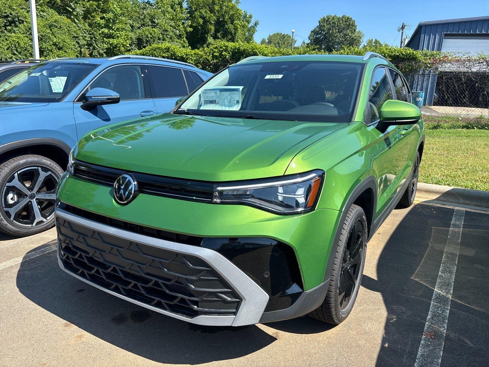 New 2026 Bright Moss Green Metallic Volkswagen SE image 2