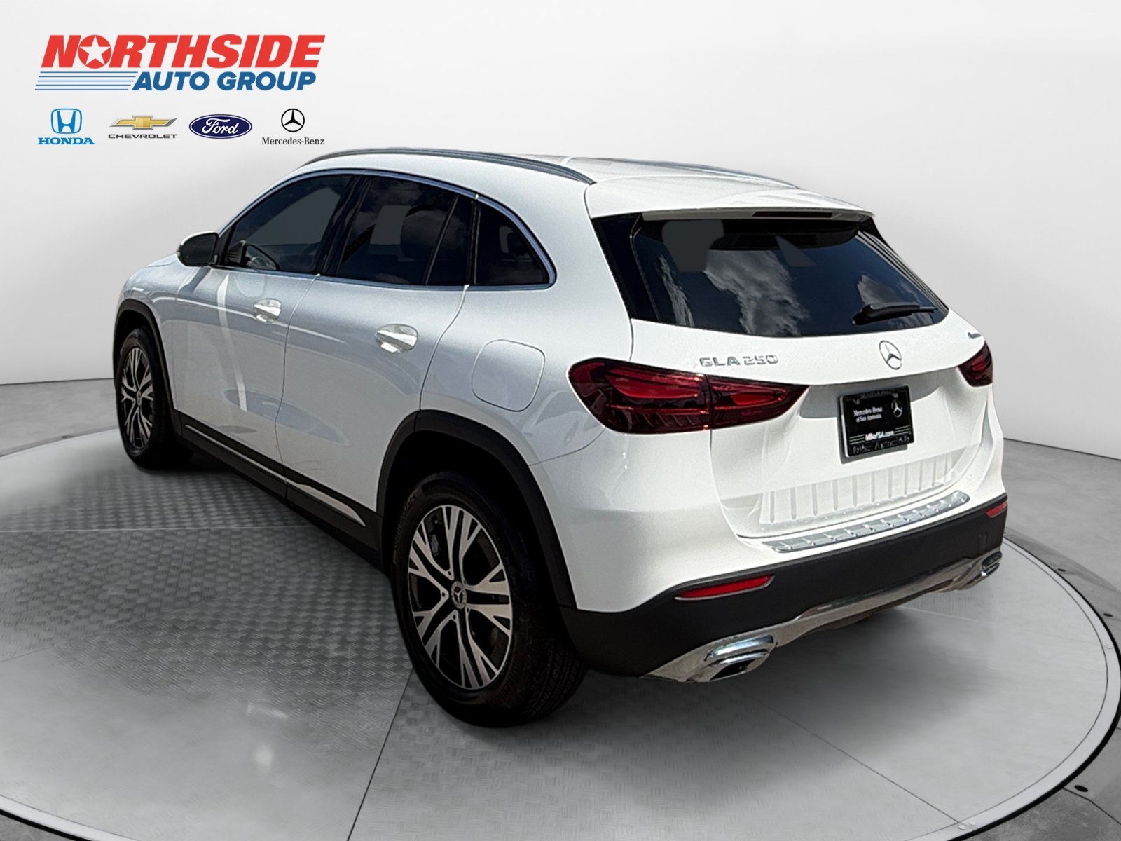 Used 2026 Polar White Mercedes-Benz GLA 250 image 5