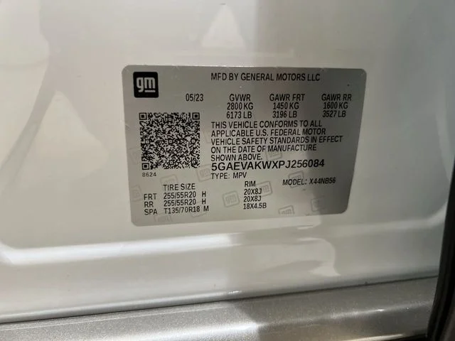 Used 2023 Summit White Buick Essence image 31