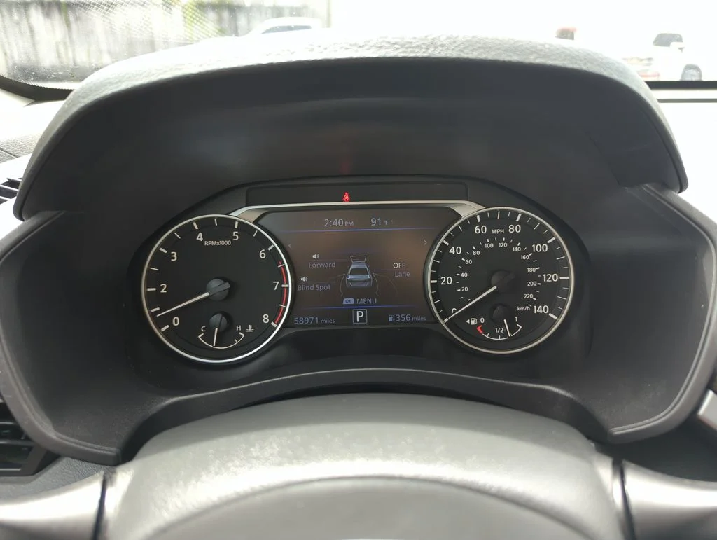 Used 2024 White Nissan 2.5 SV image 36