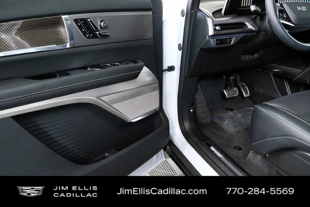 2026 Cadillac VISTIQ Luxury - Photo 6