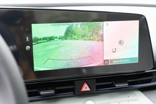 2025 Hyundai Elantra Limited - Photo 23
