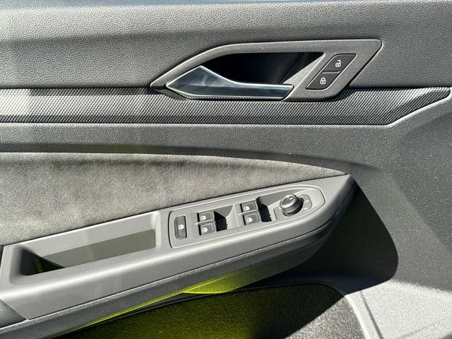 New 2026 Opal White Pearl Volkswagen 2.0T SE image 31