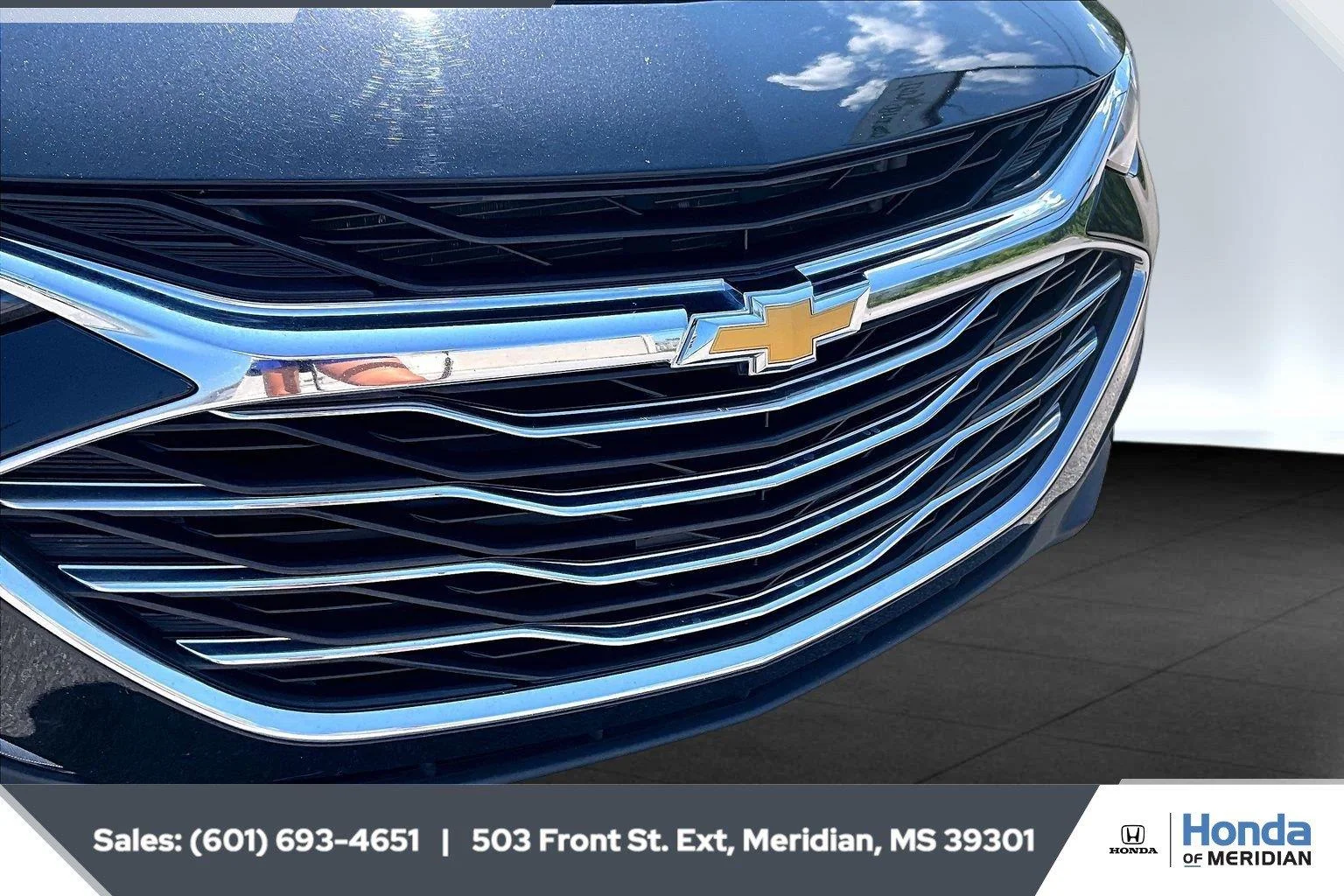 Used 2025 Mosaic Black Metallic Chevrolet LT image 21