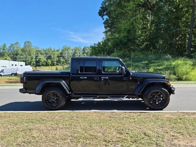 Used 2023 Black Jeep Sport S image 14