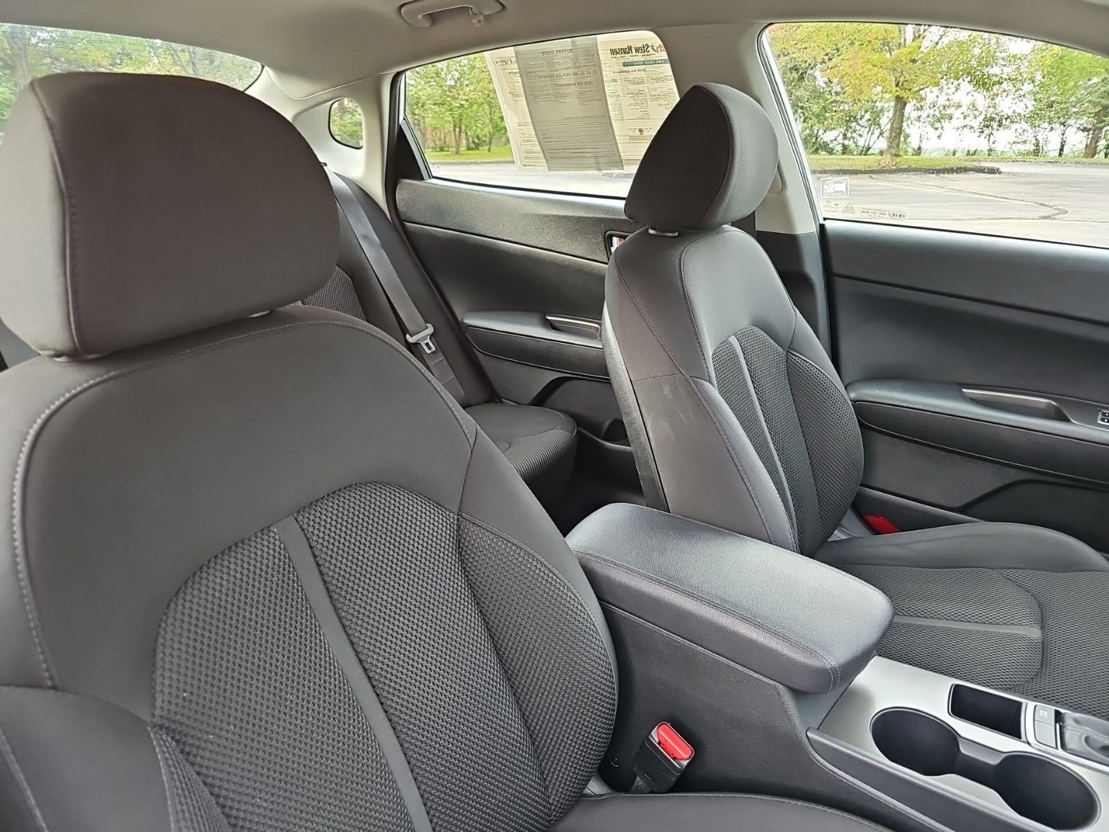 Used 2020 Sparkling Silver Kia LX image 10