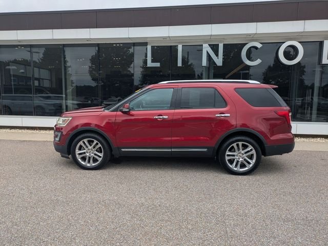 Used 2017 Red Ford Limited image 3