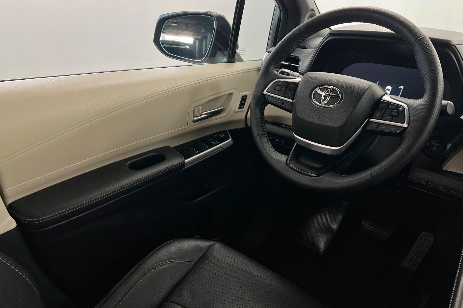 Used 2026 Gray Toyota Platinum image 12