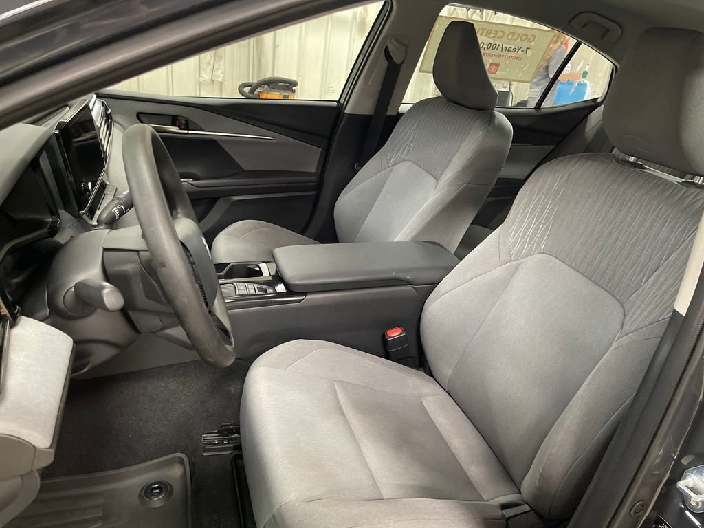 Certified Used 2025  Toyota LE image 13