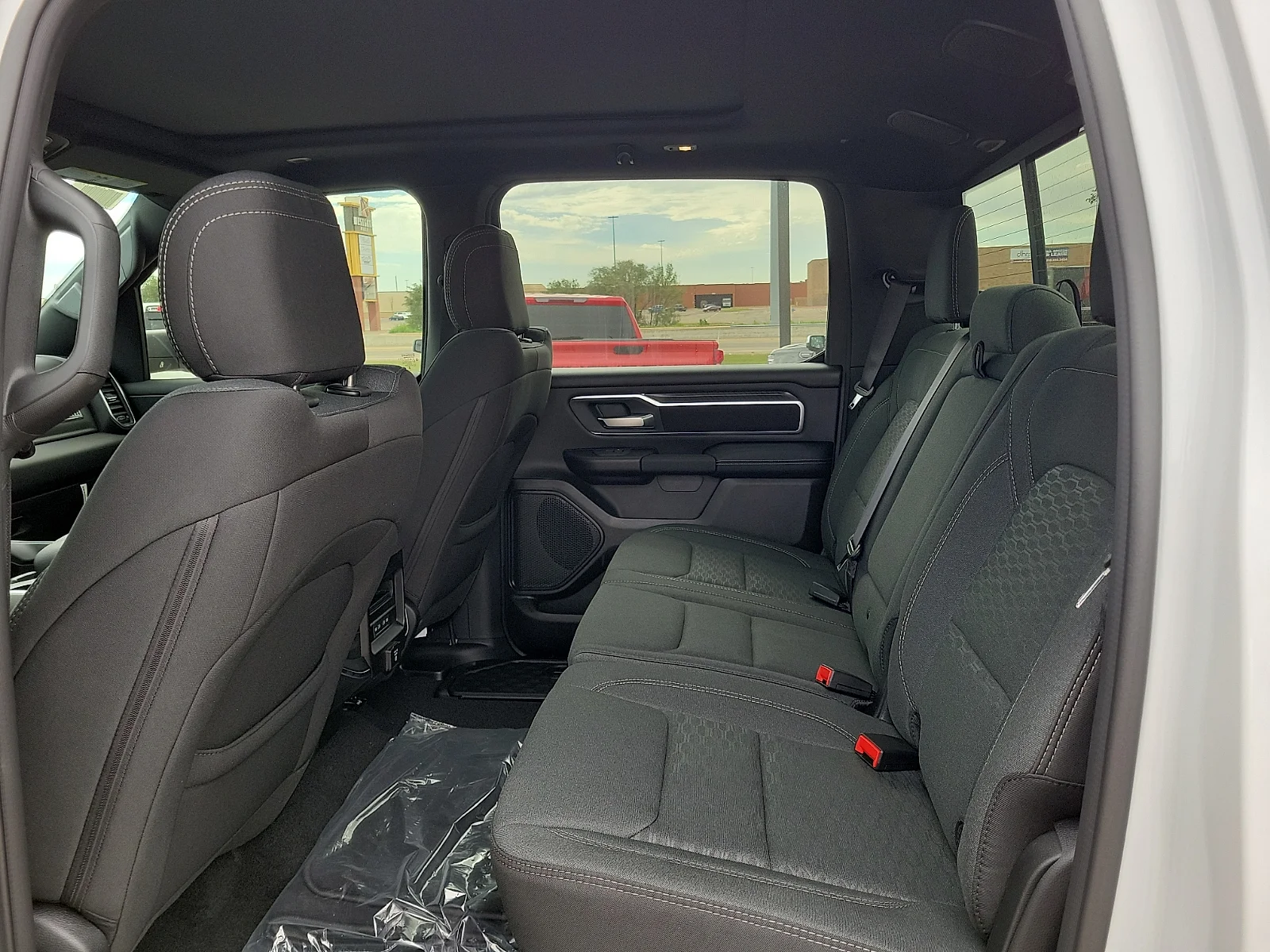 New 2026 PW7 Bright Whit Ram BIG HORN CREW CAB 4X4 5