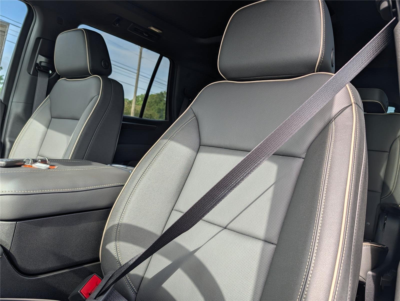 New 2026 Polar White Tricoat Chevrolet Premier image 12