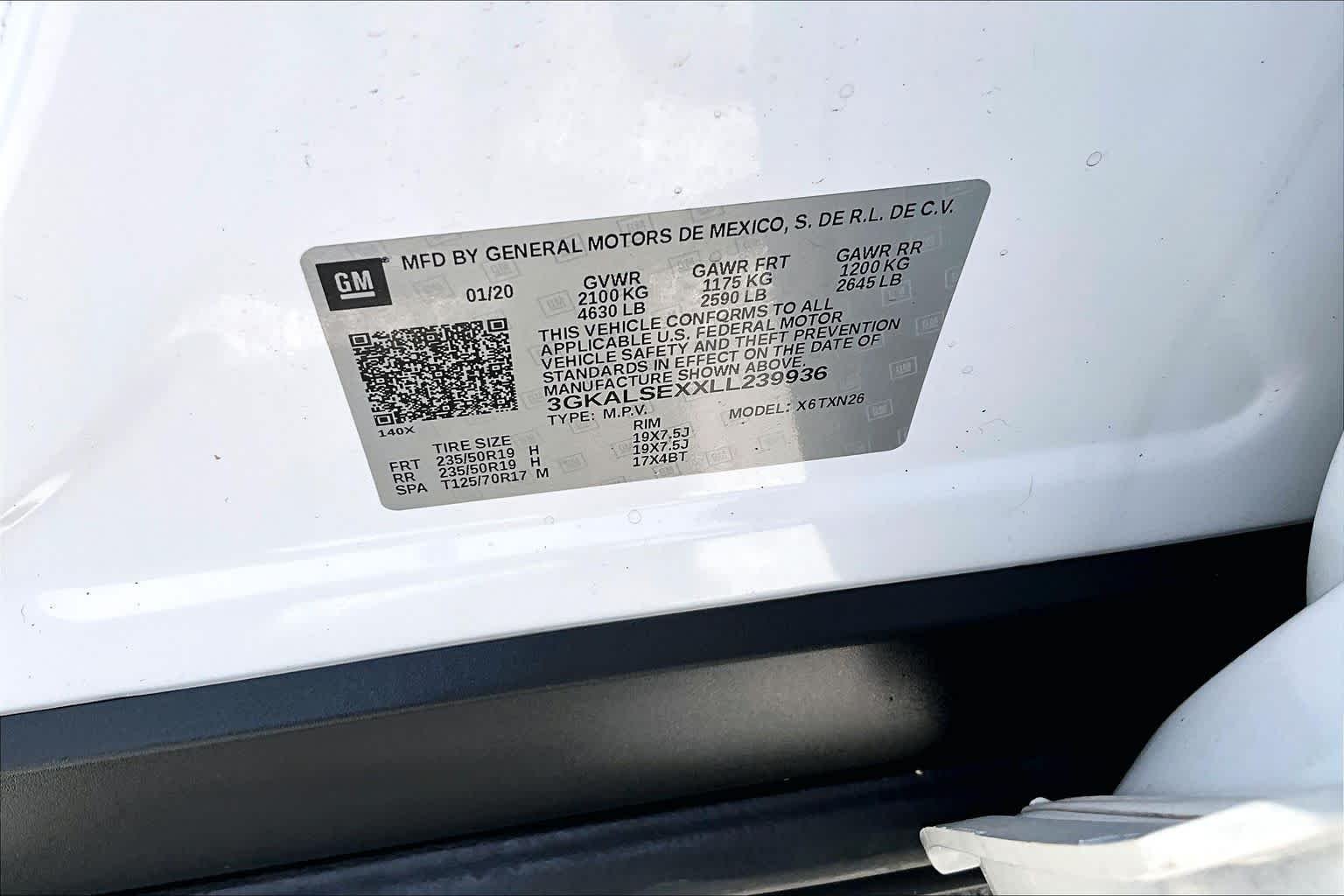 Used 2020 White Frost Tricoat GMC Denali image 35