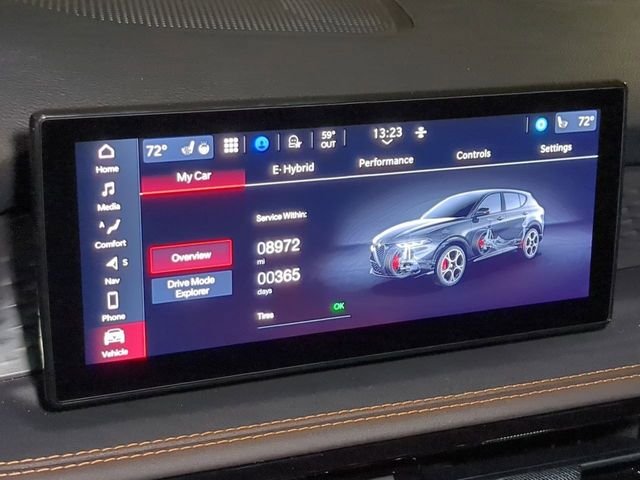 New 2025 Milano White Exterior Paint Alfa Romeo Base image 18