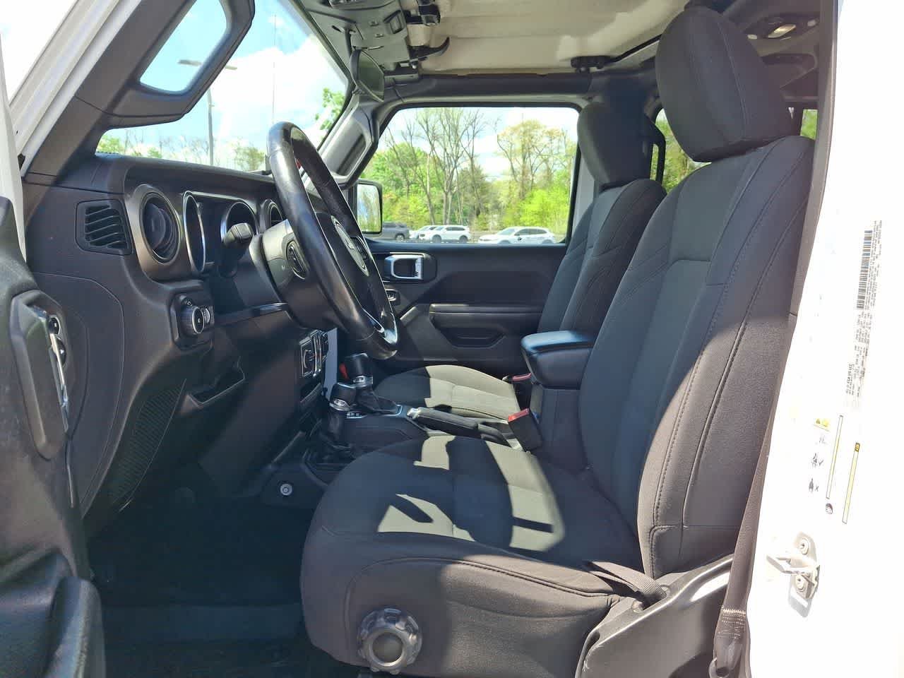 Used 2018 Bright White Clearcoat Jeep Sport S image 17