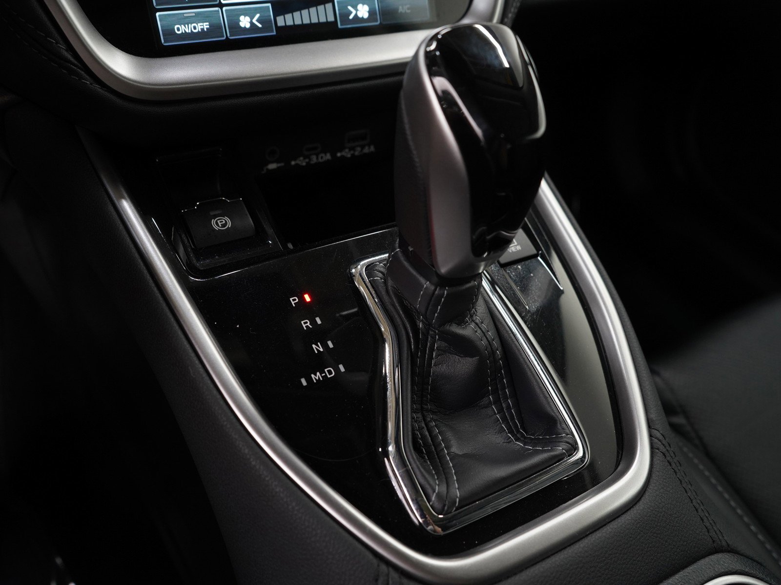 Used 2025 Magnetite Gray Metallic Subaru Touring Xt image 22