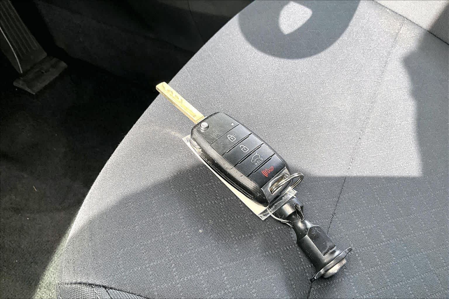 Used 2016 Titanium Silver Kia LX image 14