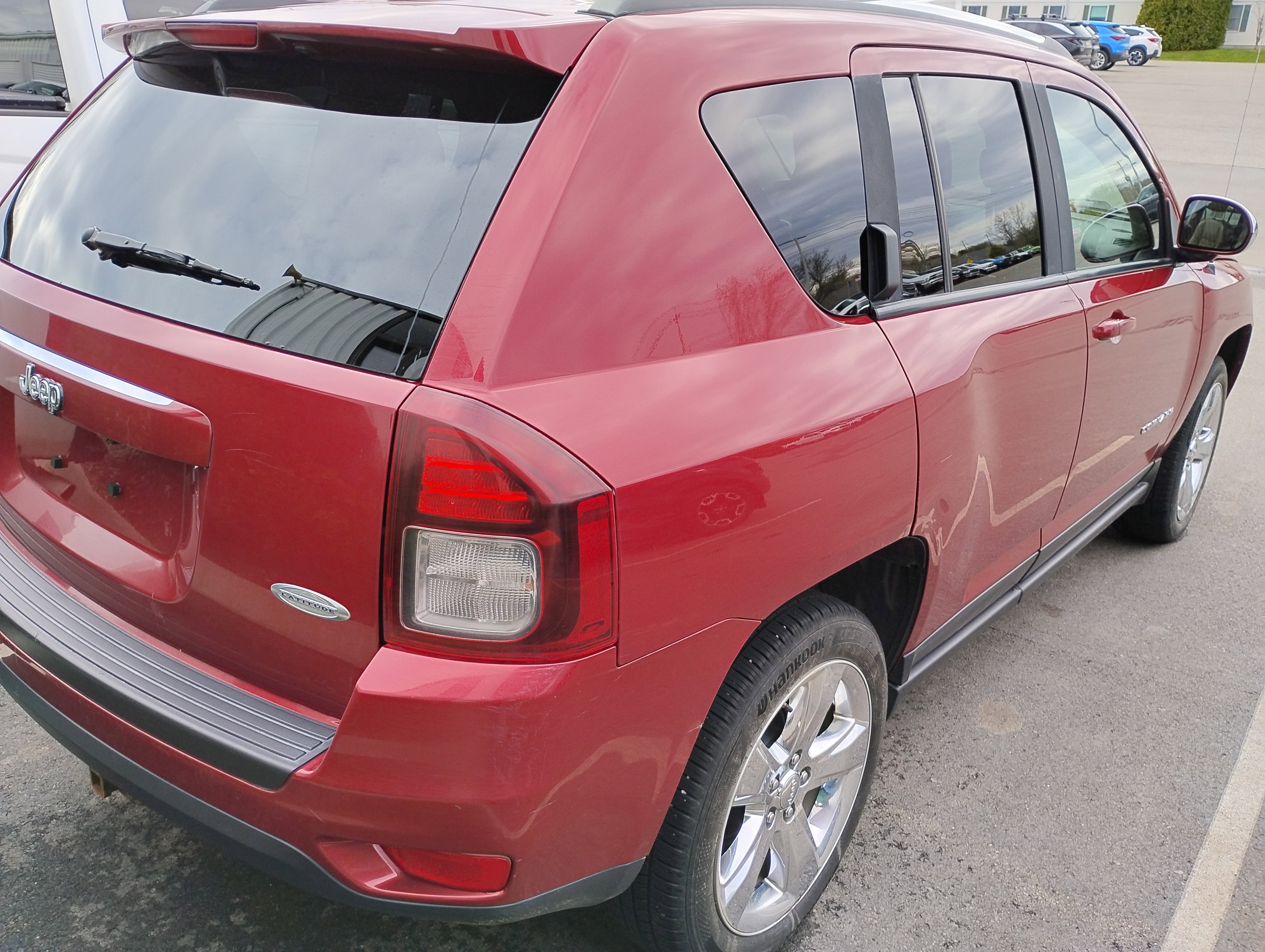 Used 2014 Deep Cherry Red Crystal Pearlcoat Jeep Latitude image 4