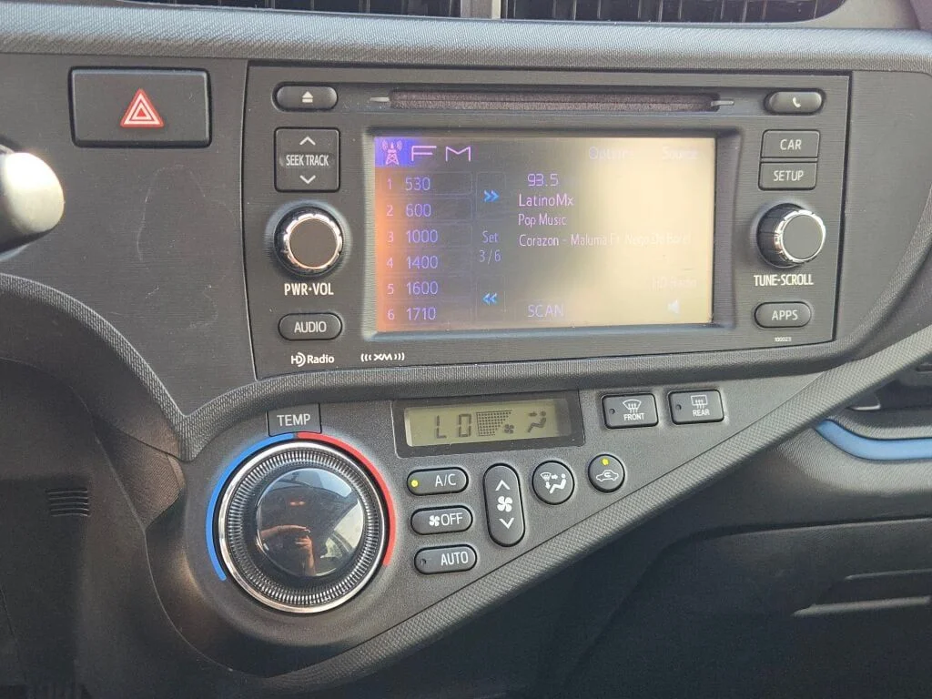 Used 2013 Red Toyota Three image 21