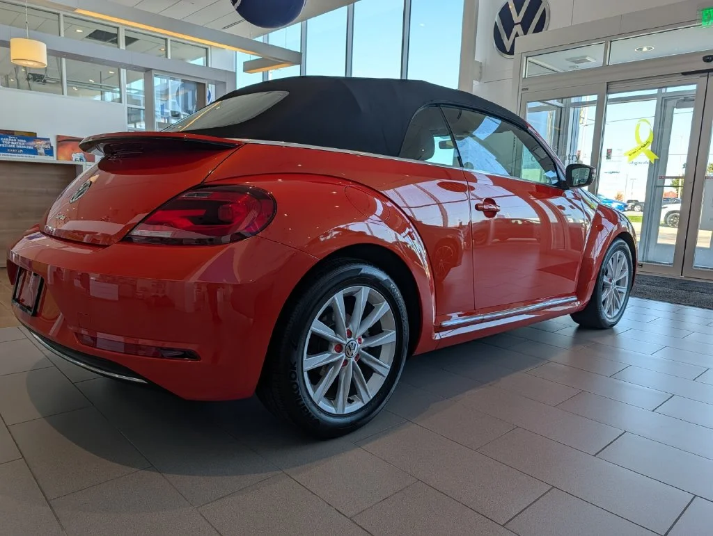 Used 2019 Orange Volkswagen 2.0T SE image 3