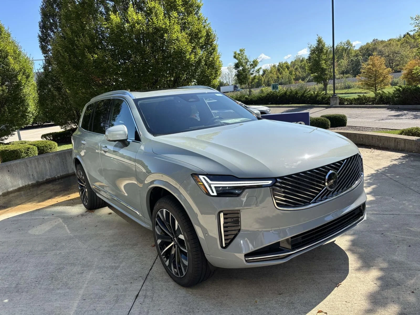 2026 Volvo XC90 B6 Plus Bright 7-Seater 4WD's photo