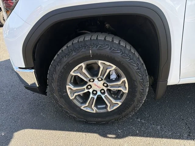 New 2026 Summit White GMC Pro image 32