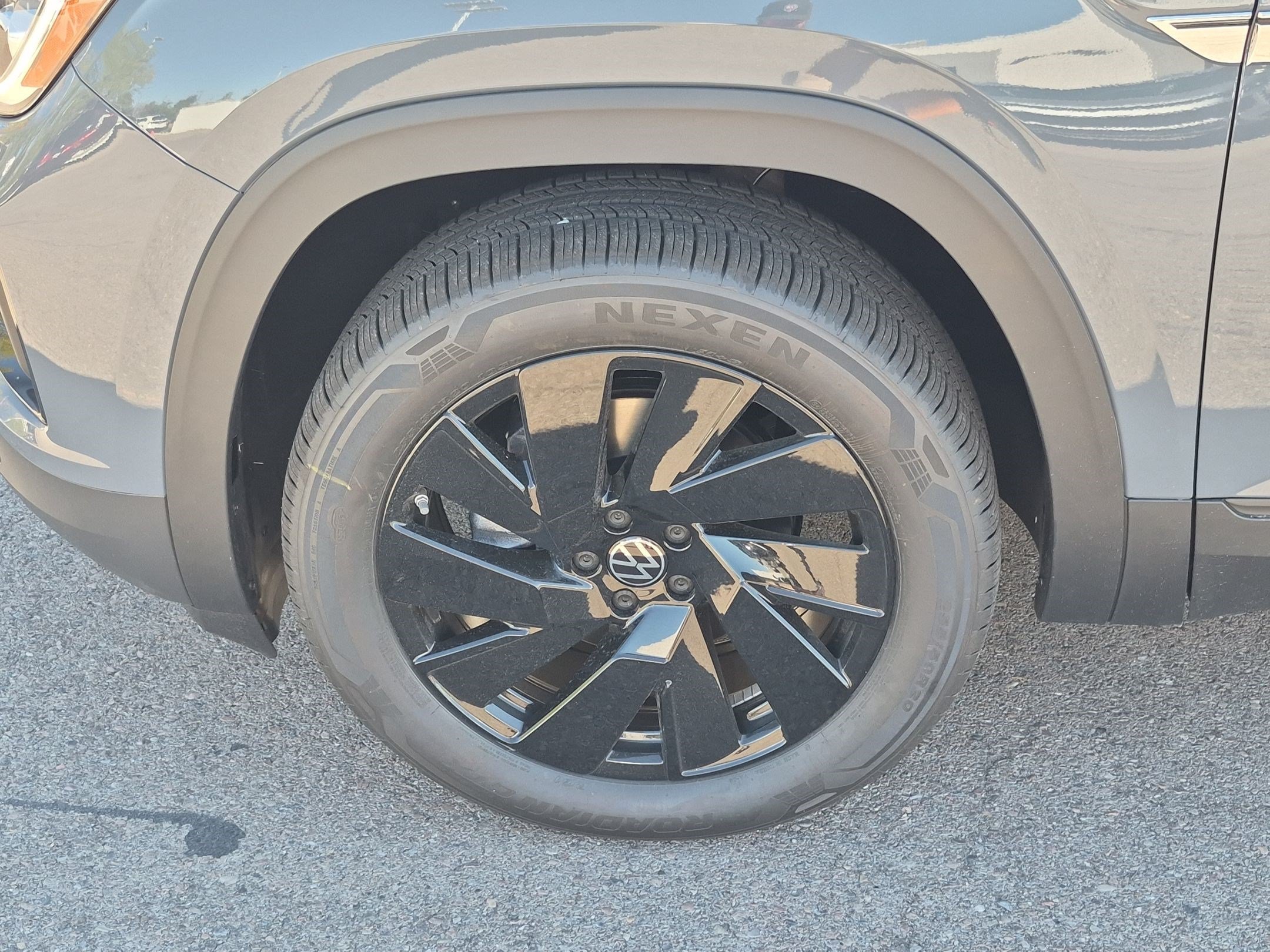 New 2026 Pure Gray Volkswagen 2.0T SE w/Technology image 15